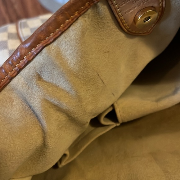 1017 LV Galleria AZur - Picture 5 of 13